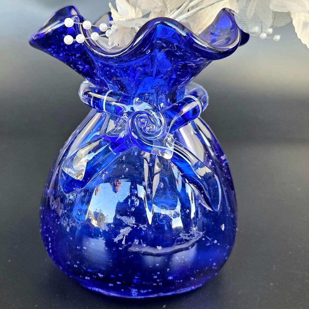 Vintage Cobalt Blue Blown Art Glass Vase – 5 3/4" Tall